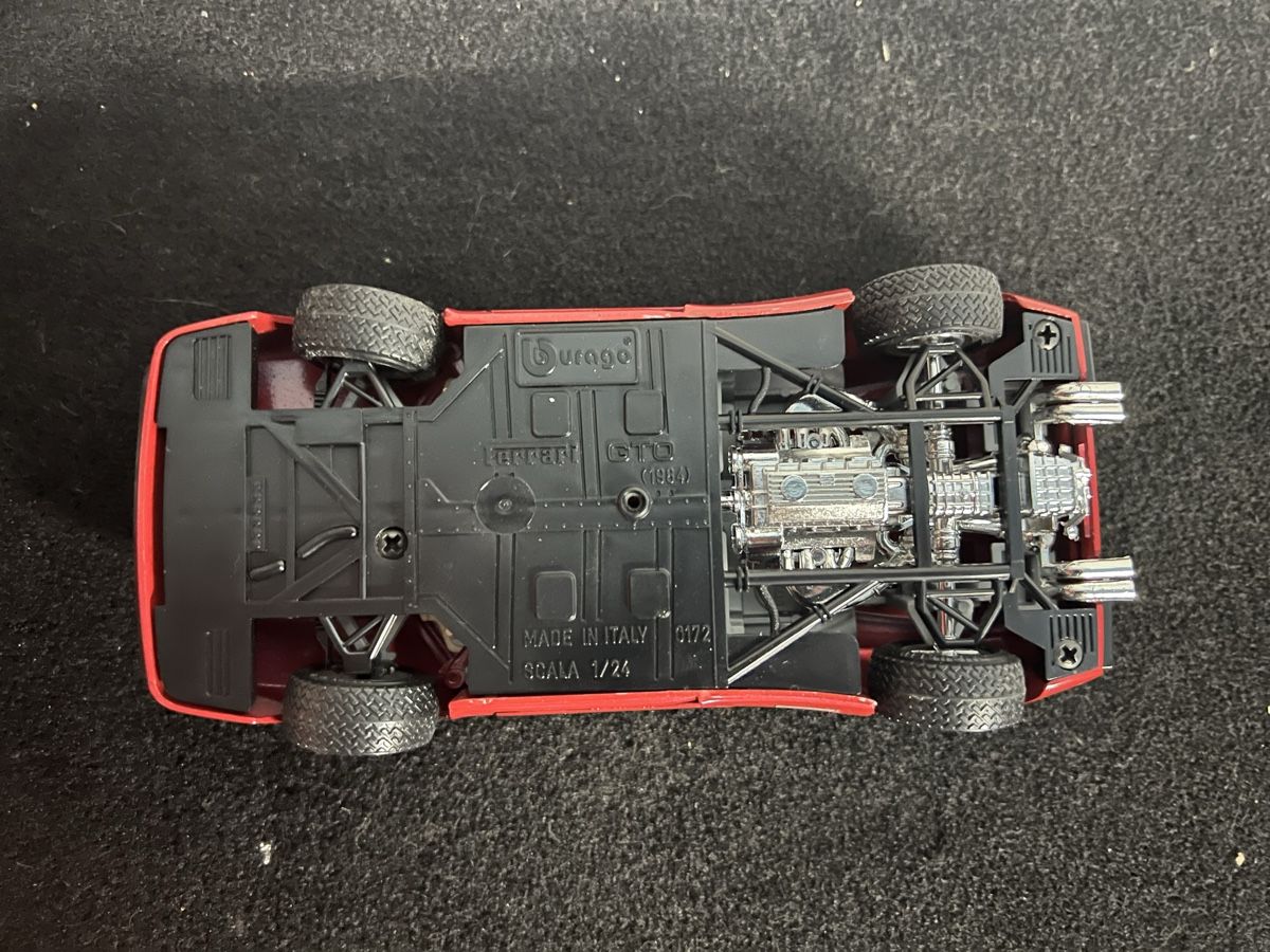 Bburago Modellini d'auto: FERRARI 1/24, GT0 1984 Modellauto – Usato da Glattfelden venduto da Ak_5bL 2