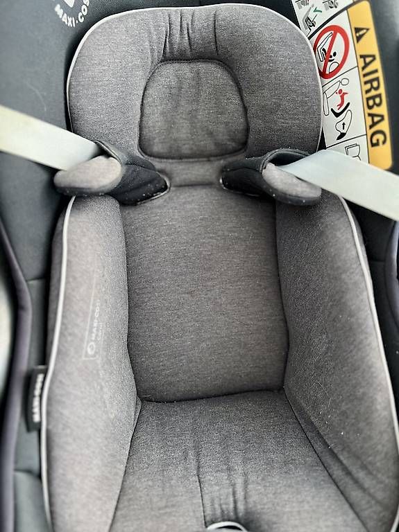 Auto-Kindersitze: Maxi-Cosi Kindersitz inkl. ISOFIX-Station – Gebraucht aus Wattwil von andgaeh 2