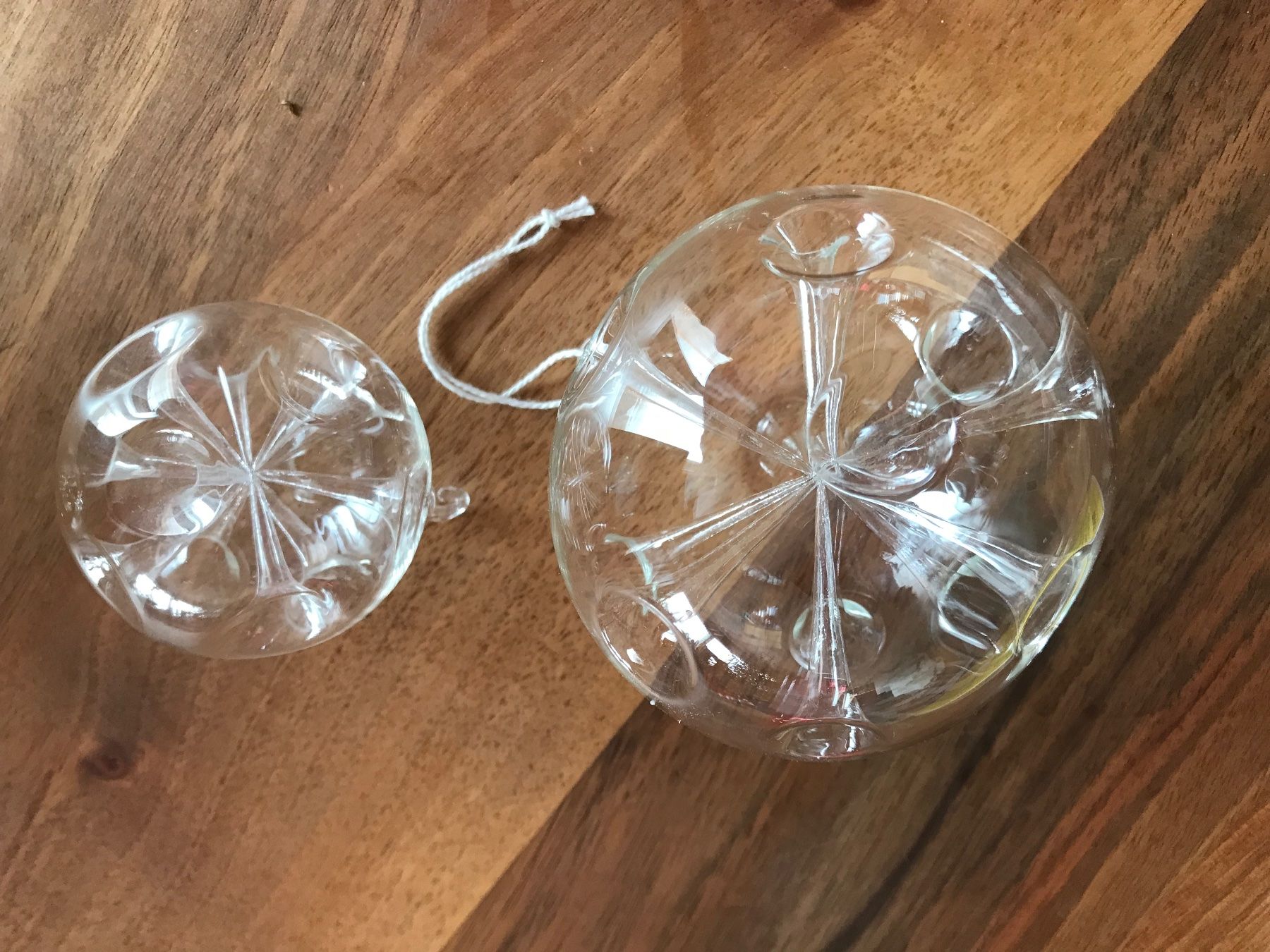 Alle Dekorationen: 2x Glasi Einstichkugel Hergiswil Christbaumschmuck – Gebraucht aus Alpnach Dorf von marvo 1