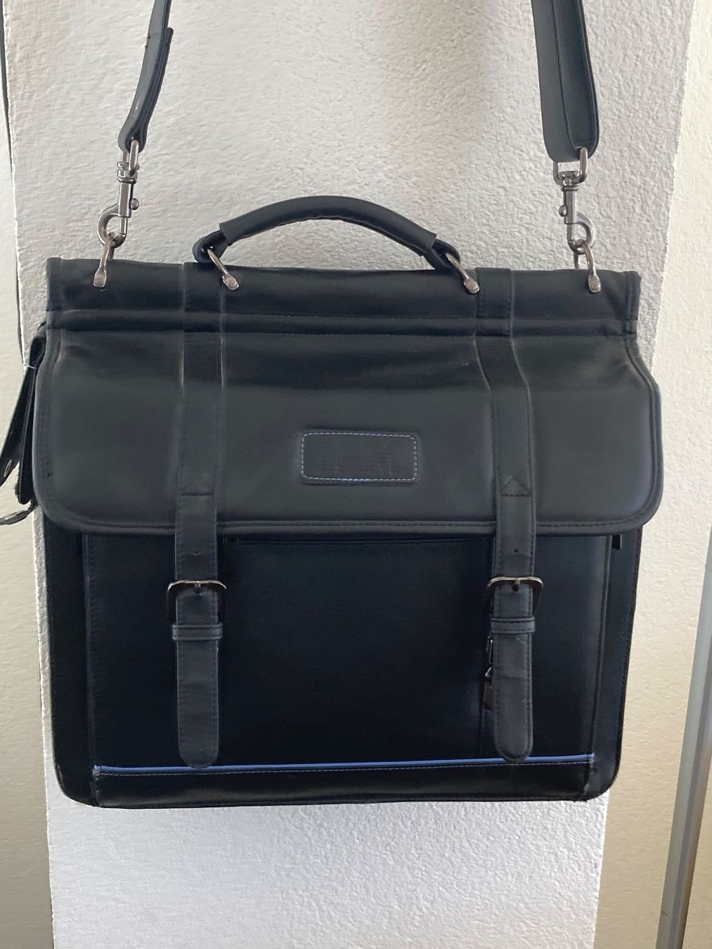 Koffer & Taschen: Akten- Laptop Tasche Schwarz – Gebraucht aus Biel-Benken BL von yoho