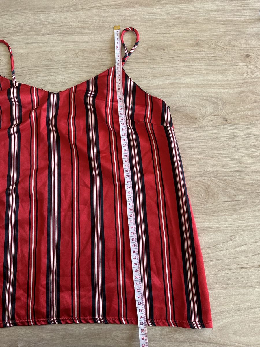 Top: Haut rouge à rayures – Usato da Lausanne venduto da sou_w9bl 3