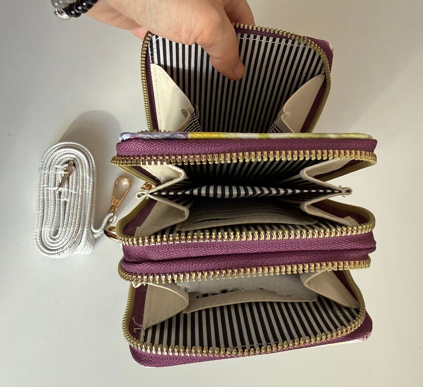 Borse da donna: Handytasche mit Portemonnaie / Farbe Lila – Nuovo e nell'imballaggio originale da Eschenbach SG venduto da Sums 2
