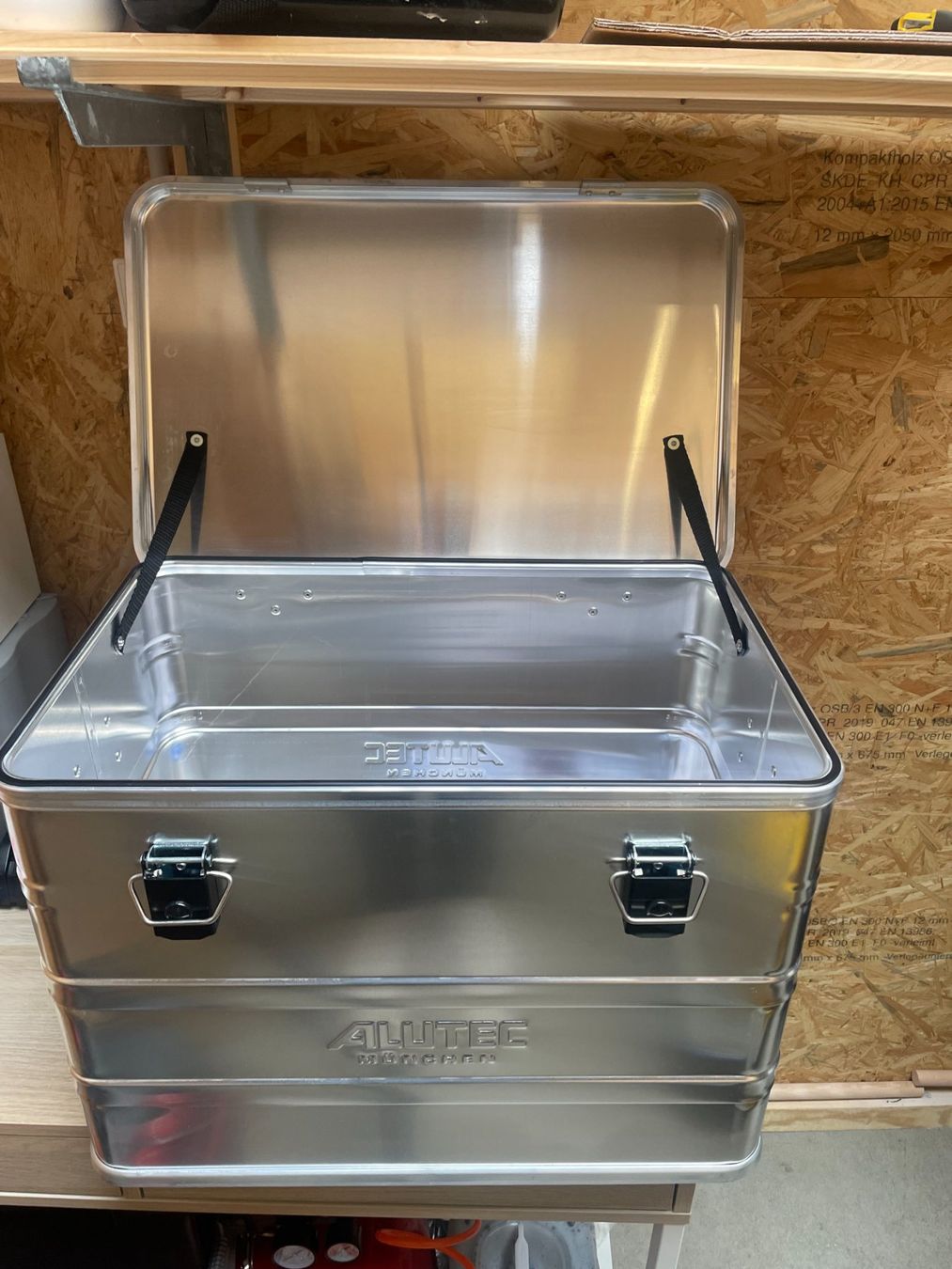 Casse di trasporto: Alutex Aluminium-Box 76L – Nuovo e nell'imballaggio originale da Emmenbrücke venduto da Gzl-94 1