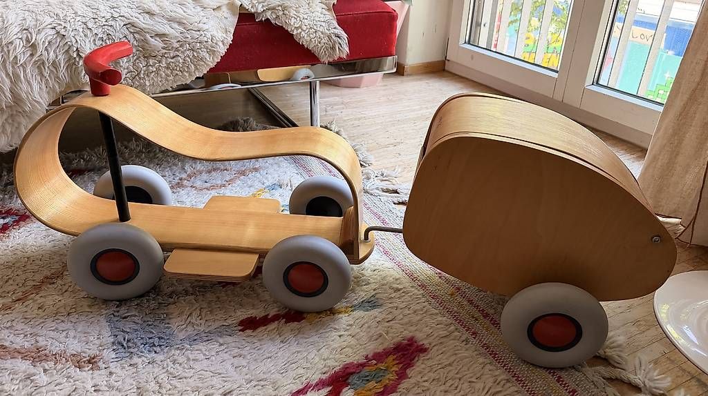 Fahrzeuge für Kinder: Sirch Rutschauto Max mit Anhänger Lorette – Gebraucht aus Zürich von kloe151 3