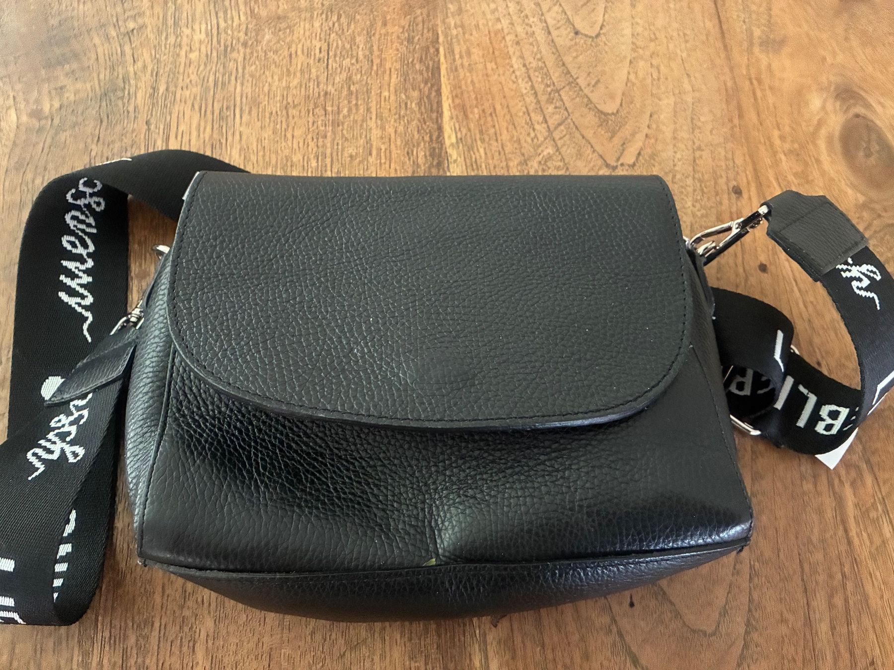 Borse da donna: Schwarze Tasche, wenig gebraucht – Usato da Lachen SZ venduto da hds_j5jx 1