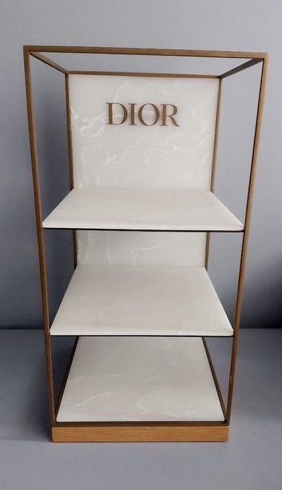 Tutte le decorazioni: Présentoir XXL Dior – Nuovo (secondo la descrizione) da Neuchatel venduto da mar_9blm 1