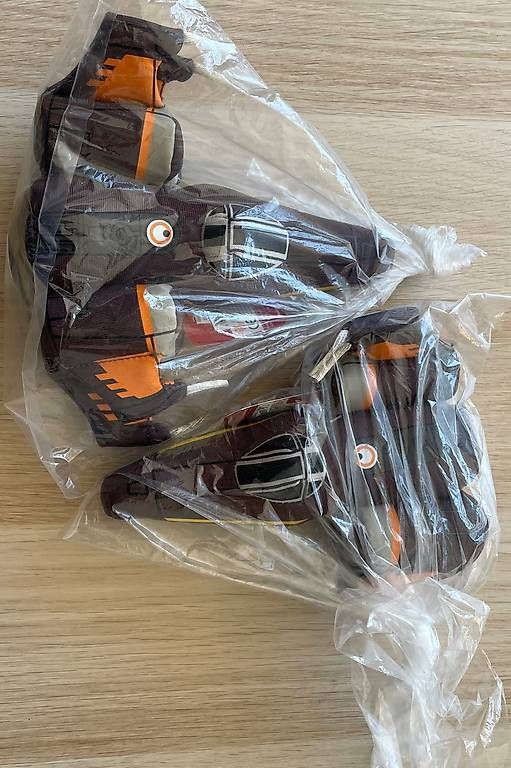 Giocattoli: X-wing  de Star Wars, en peluche neuf. – Usato da Courtelary venduto da OnTheRoad79 3