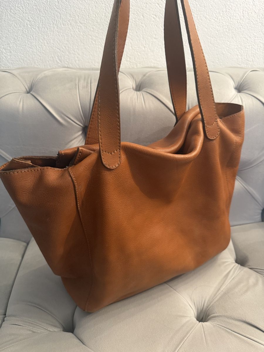 Taschen für Damen: Massimo Dutti Ledertasche – Gebraucht aus Zürich von bentley_ 1