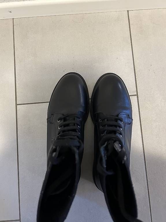 Scarpe da donna: Second-Hand-Stiefel – Usato da Illnau-Effretikon venduto da Aysenuryaylaci 3