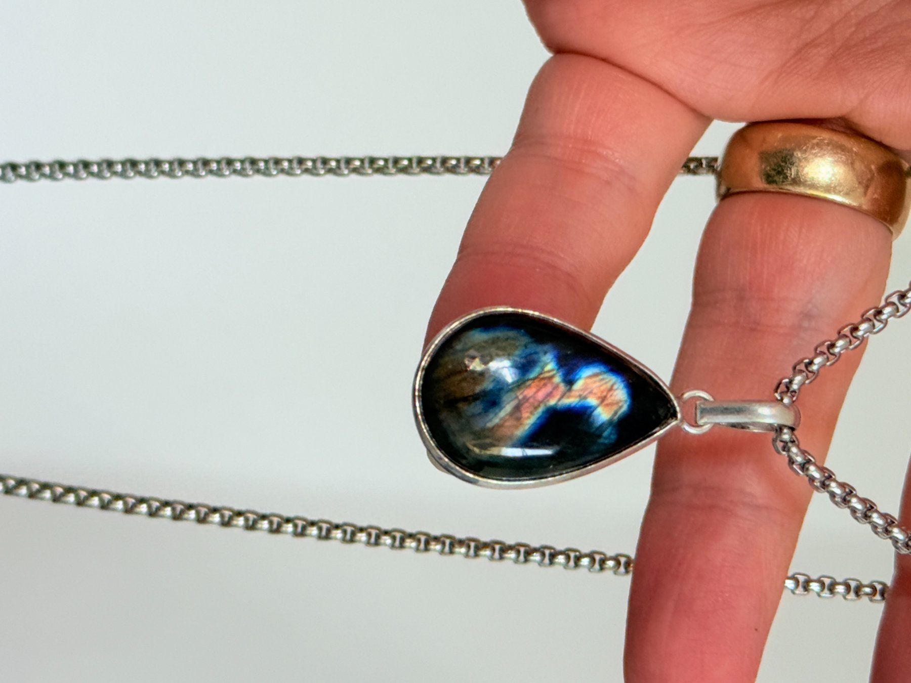 Ketten: Collier avec labradorite - Élégant & Naturel! – Neu und originalverpackt aus Genève von AWWA 4