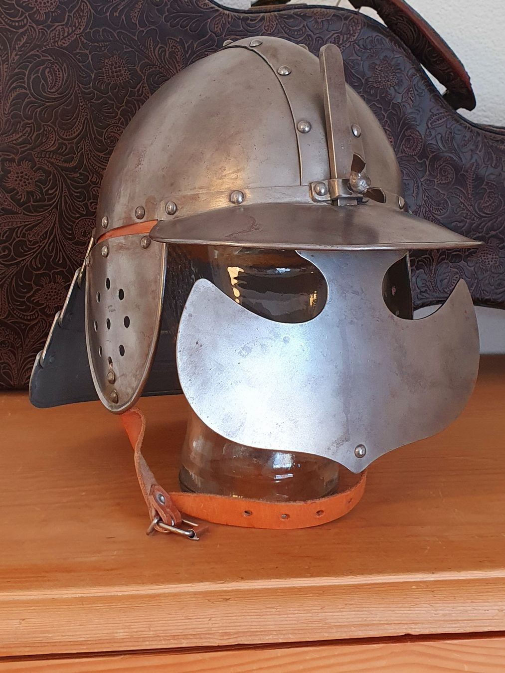 Abbigliamento & accessori d'epoca: Ritterhelm, geschmiedete Replik aus Stahl – Usato da Speicher venduto da Selb0ld 1