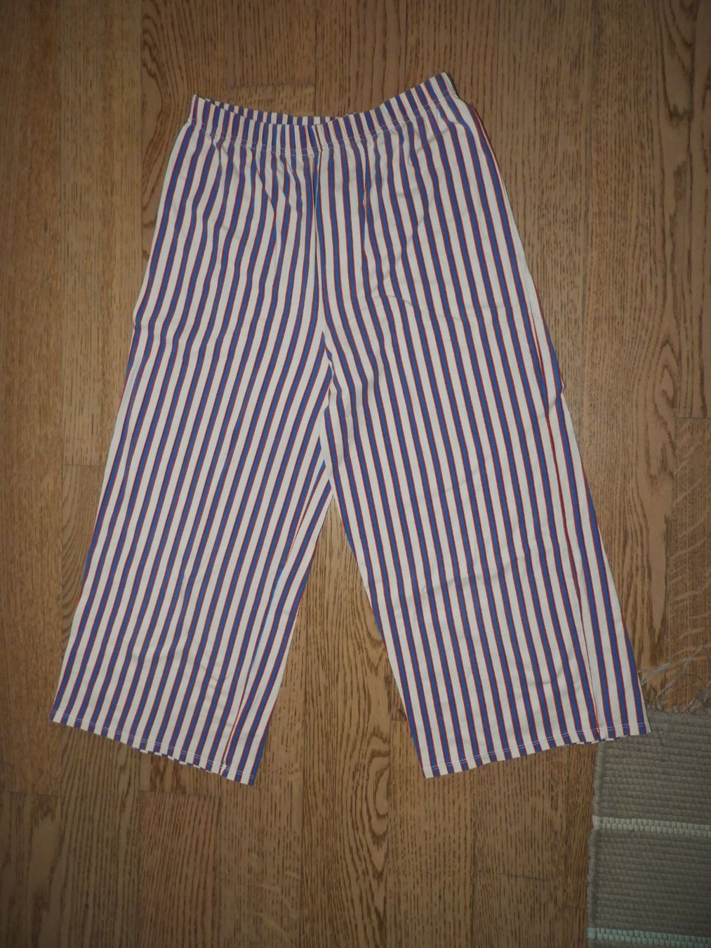 Pyjamas & Ähnliches: Mädchen-Pyjama, Grösse 158/164 – Gebraucht aus Hergiswil NW von Noema2006 2
