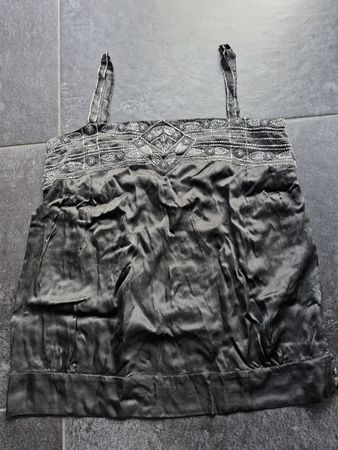 Seidentop Massimo Dutti Gr. XS schwarz bestickt Perlen