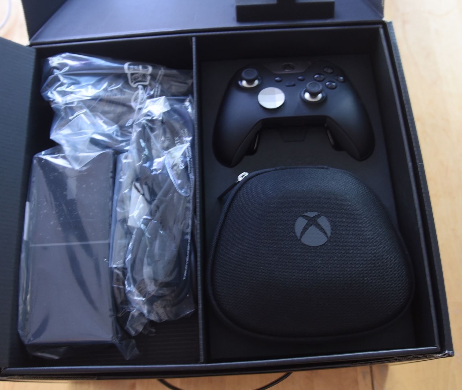 Microsoft Console: XBOX One Elite Konsole (CIB) – Usato da Frenkendorf venduto da gelbeZinnie 3