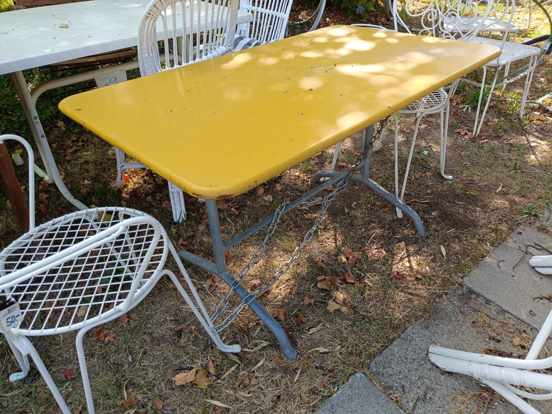 Bigla Tische: Bigla Gartentisch – Gebraucht aus Köniz von Brockenreich