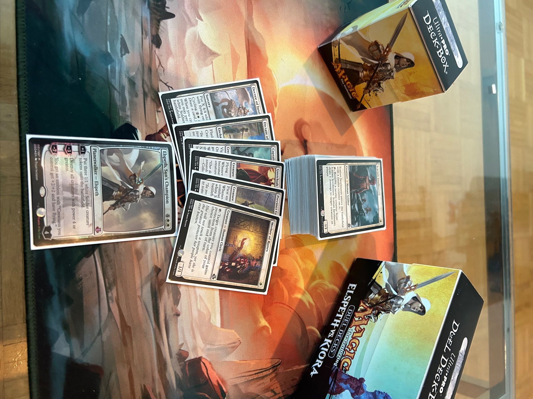 Hasbro Giochi: Duel Decks: Elspeth vs. Kiora – Usato da Stäfa venduto da fej_fj6x 2