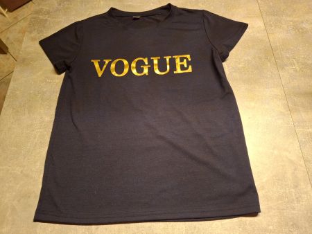 T-shirt bleu taille S marque MBAURAE inscription Vogue