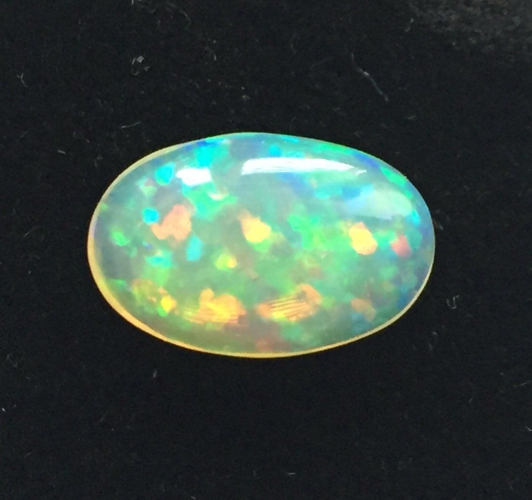 Pietre preziose: Einmaliger Welo-Opal; 2.58 ct.; oval – Nuovo (secondo la descrizione) da Horgen venduto da Agopton
