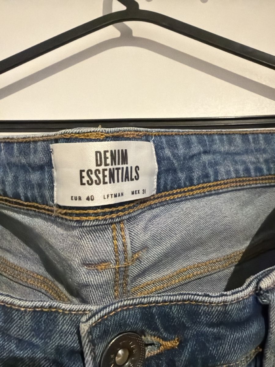Jeans: Jeans  – Neu (gemäss Beschreibung) aus Döttingen von chi_8d8b 1