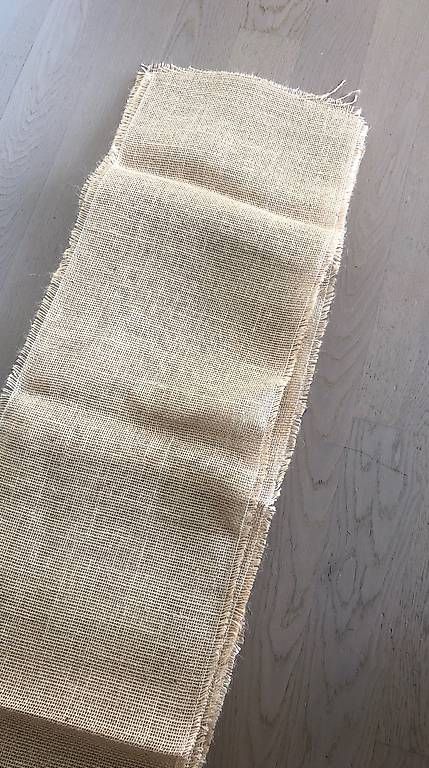 Tutte le decorazioni: Chemins table en jute pour mariage – Usato da Belfaux venduto da ann_mn5t 1