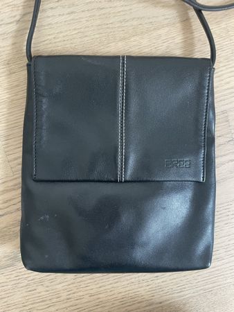 Bree Handtasche Leder Schwarz