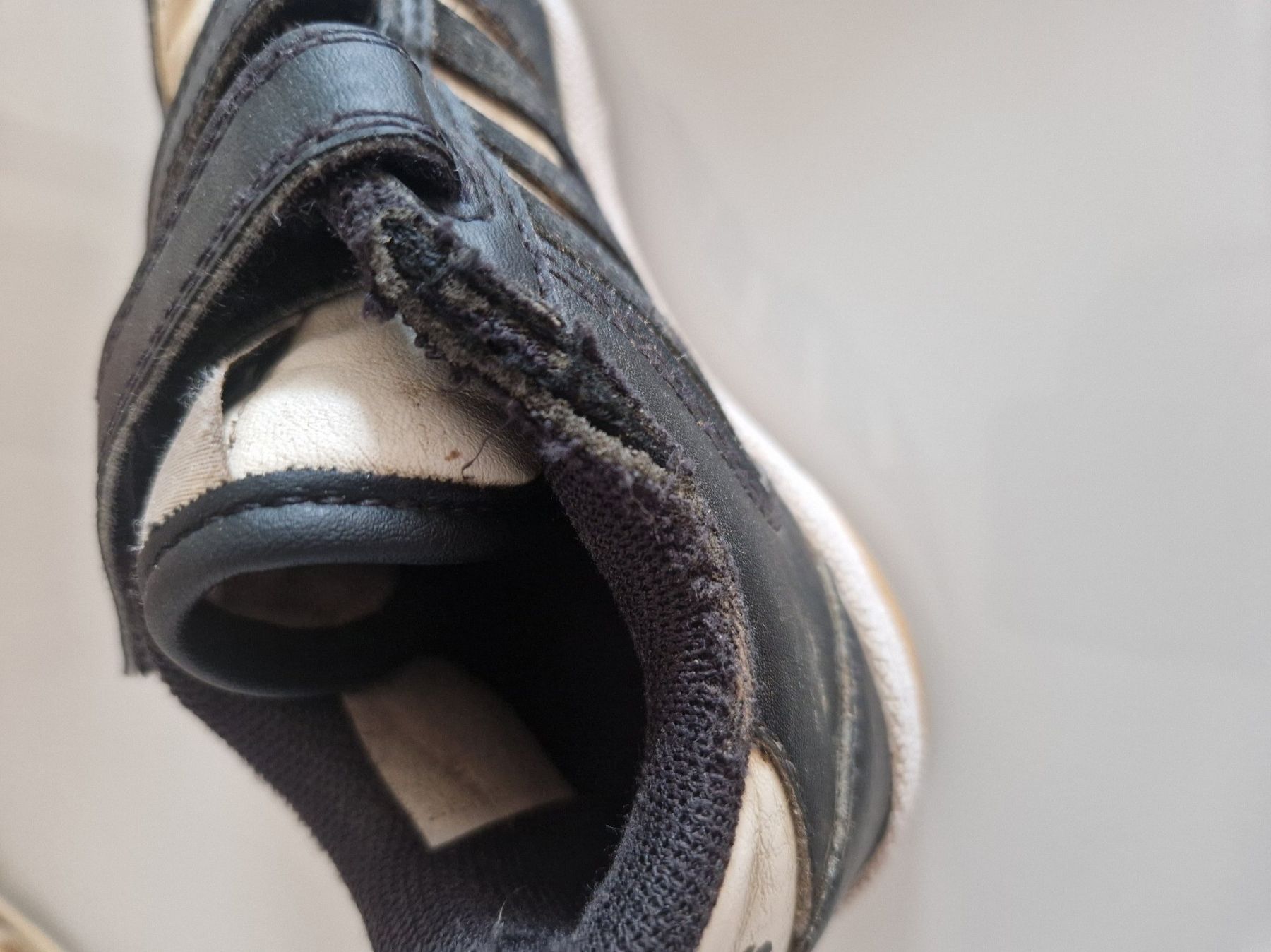 Adidas Schuhe für Jungen: Adidas Turnschuhe – Gebraucht aus Benglen von Succes7 3