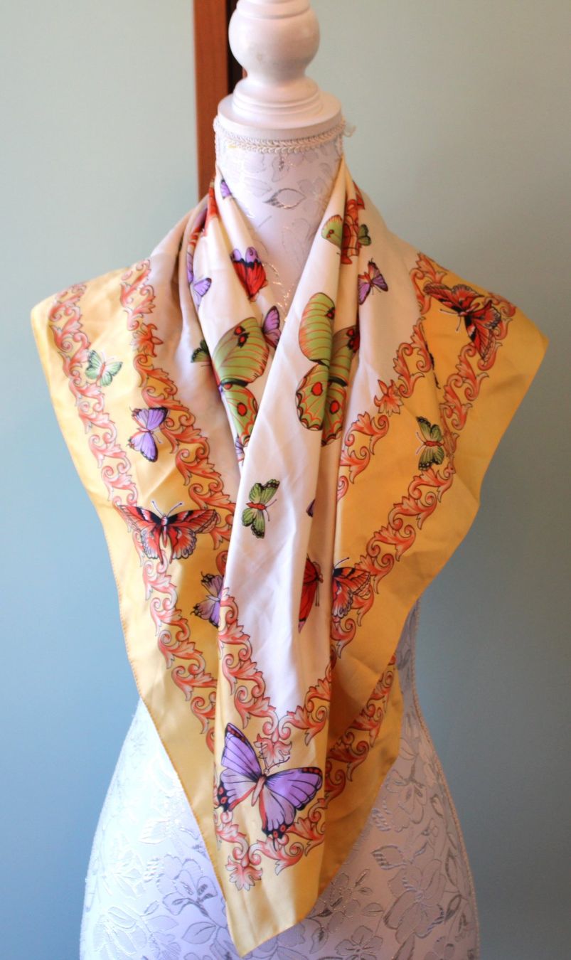 Foulard & Sciarpe: Foulard – Usato da Schaan venduto da antikes_und_kurioses 1