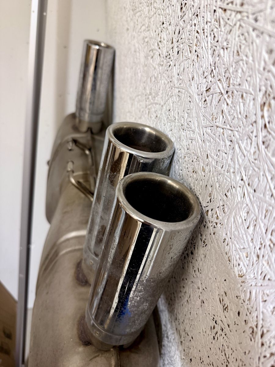 BMW Sistemi di scarico: BMW M3 E90 E92 E93 Original Endschalldämpfer / Endtopf (OEM) – Usato da Dübendorf venduto da Brunolian 2
