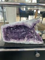 amethyst-druse mit 2 grossen calciten 18,8 kg super qualität
