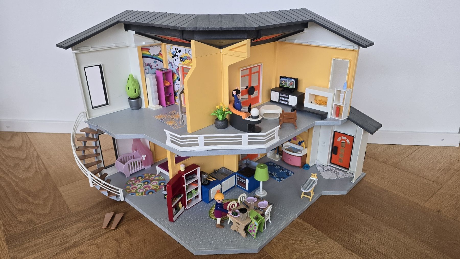 Playmobil Spielzeuge: Playmobil Haus mit Zubehör – Gebraucht aus Sachseln von Oberhuiser