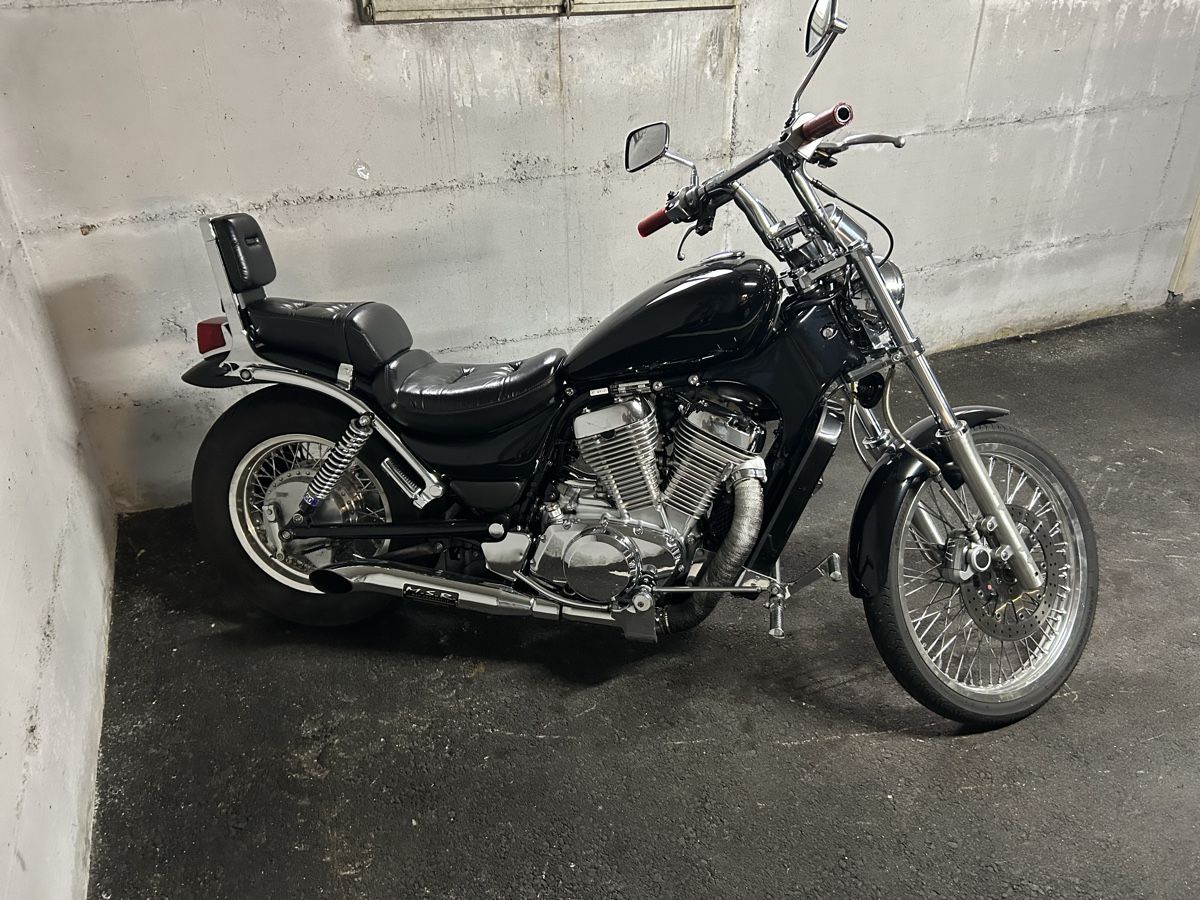 Suzuki Chopper: Suzuki Intruder VS800 MFK 04.2026 – Usato da Bellinzona venduto da Yoichi 1
