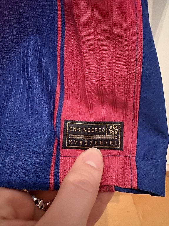 FC Barcelona Scarpe, pantaloni & magliette da ginnastica: FC Barcelona 25/26 Kindertrikot – Nuovo e nell'imballaggio originale da Zürich venduto da sab_pnd8 4