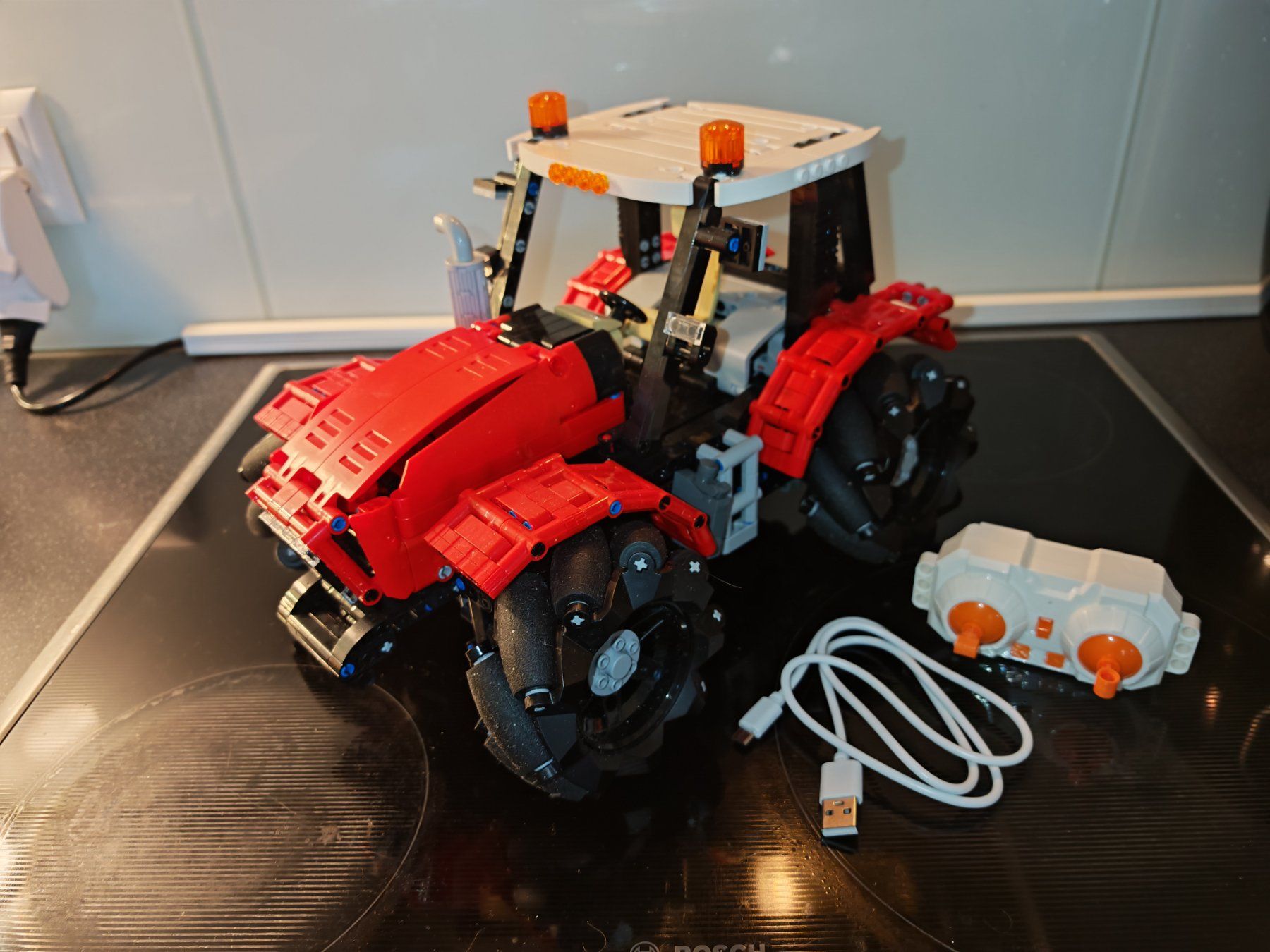 Mould King Kit di costruzioni: Mould King ferngesteuerter Traktor – Usato da Solothurn venduto da Qlex 1