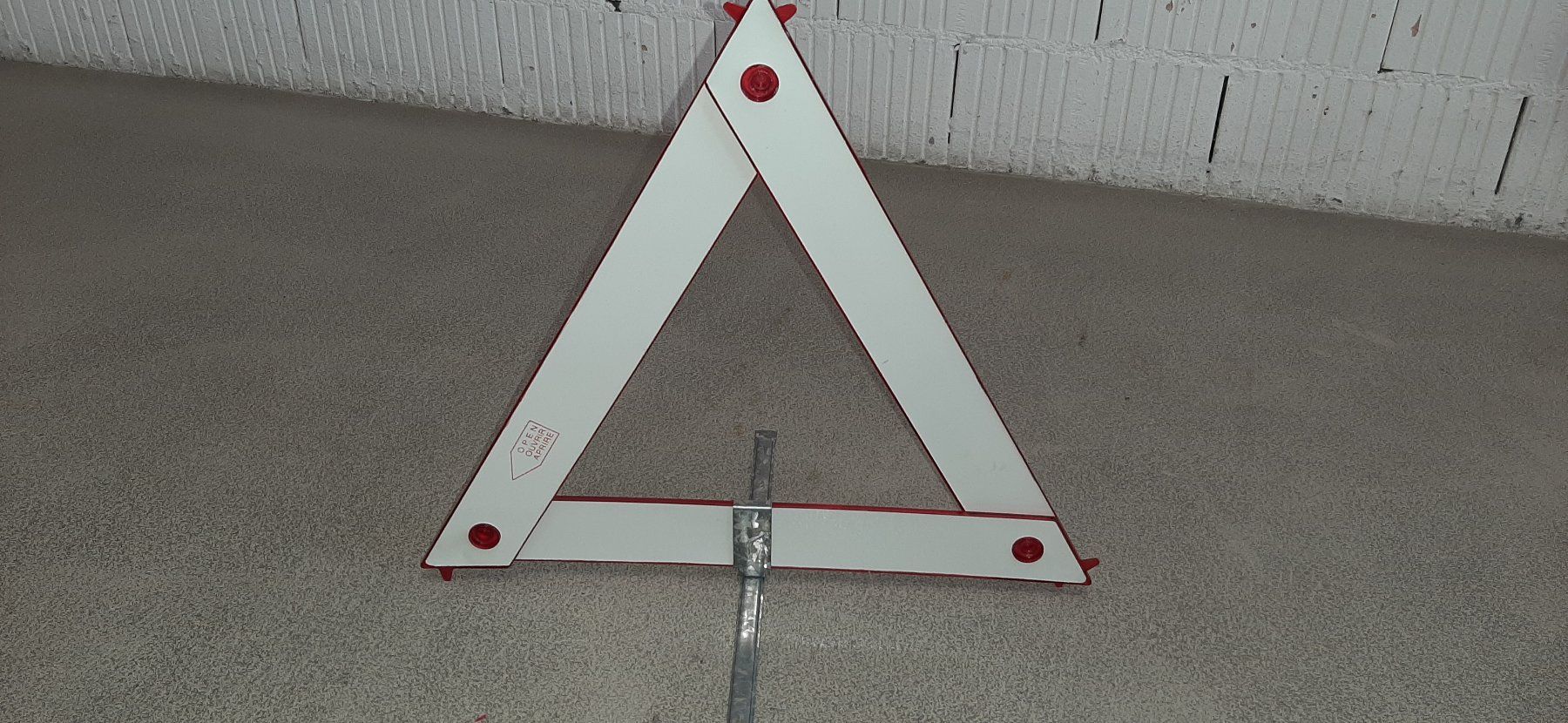 Autres accessoires p. véhicule: Warn-/Pannen-Dreieck – D'occasion à Emmen par a843059 2
