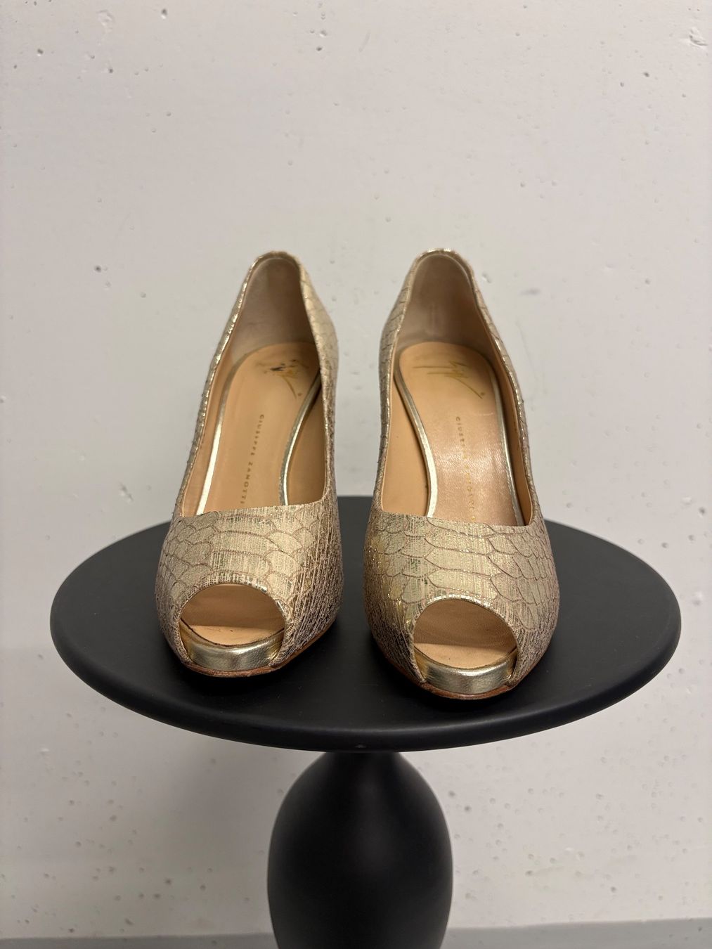 Zanotti Scarpe da donna: Giuseppe Zanotti Pumps Gold Gr. 37.5 Python Optik 11cm Leder – Nuovo (secondo la descrizione) da Regensdorf venduto da secondchancefashion 2