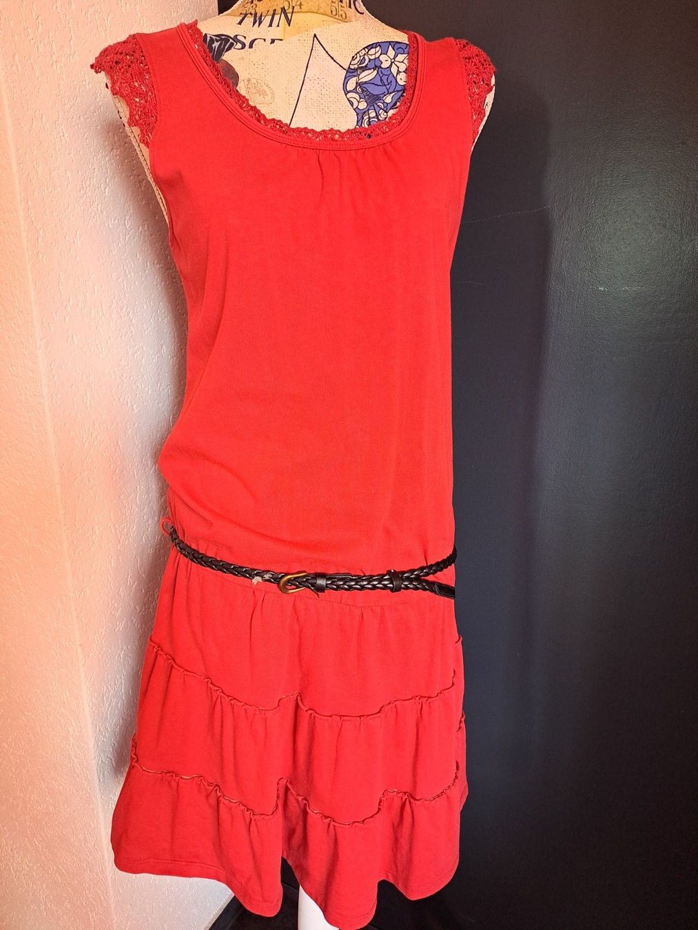 Kleider: Robe d'été rouge-grenat – Gebraucht aus Courrendlin von Aheinza 2