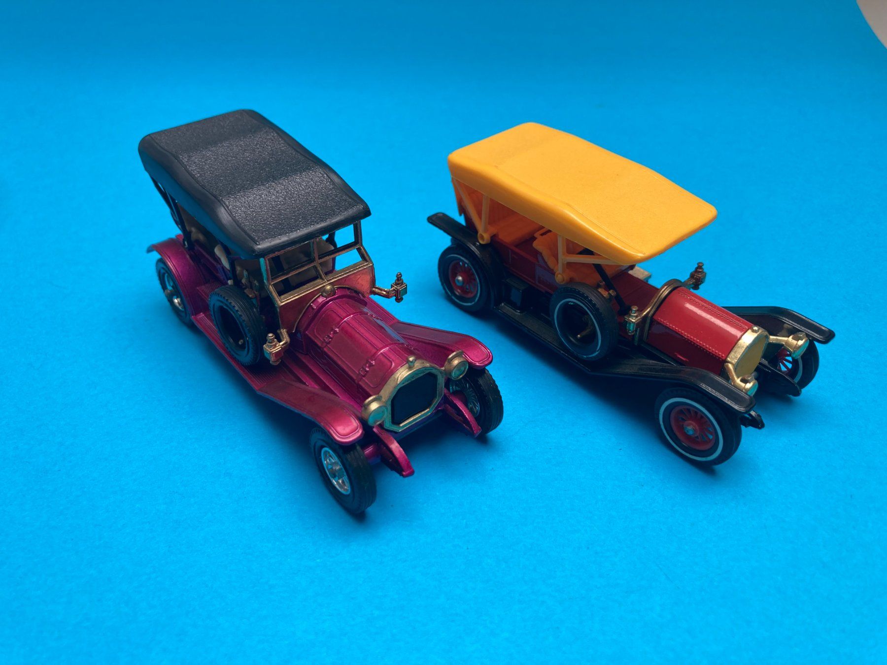 Matchbox Modellini d'auto: 2 alte Modellautos, Oldtimer, Sammlerstücke – Usato da Basel venduto da mar_b59g