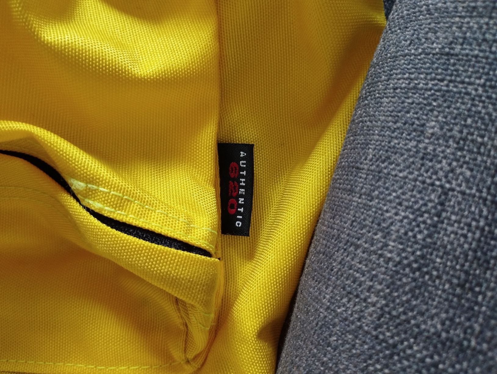 Zaini: Eastpak jaune – Nuovo (secondo la descrizione) da Villars-sur-Glâne venduto da olhu 4