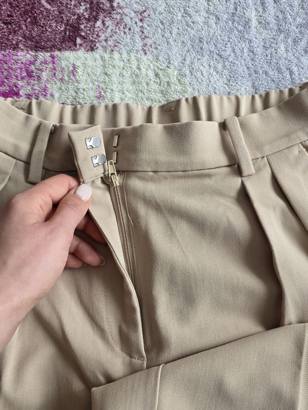 H&M Hosen: Beige Stoffhose von H&M, Grösse 36 – Neu (gemäss Beschreibung) aus St Gallen von vir_5kgt 4