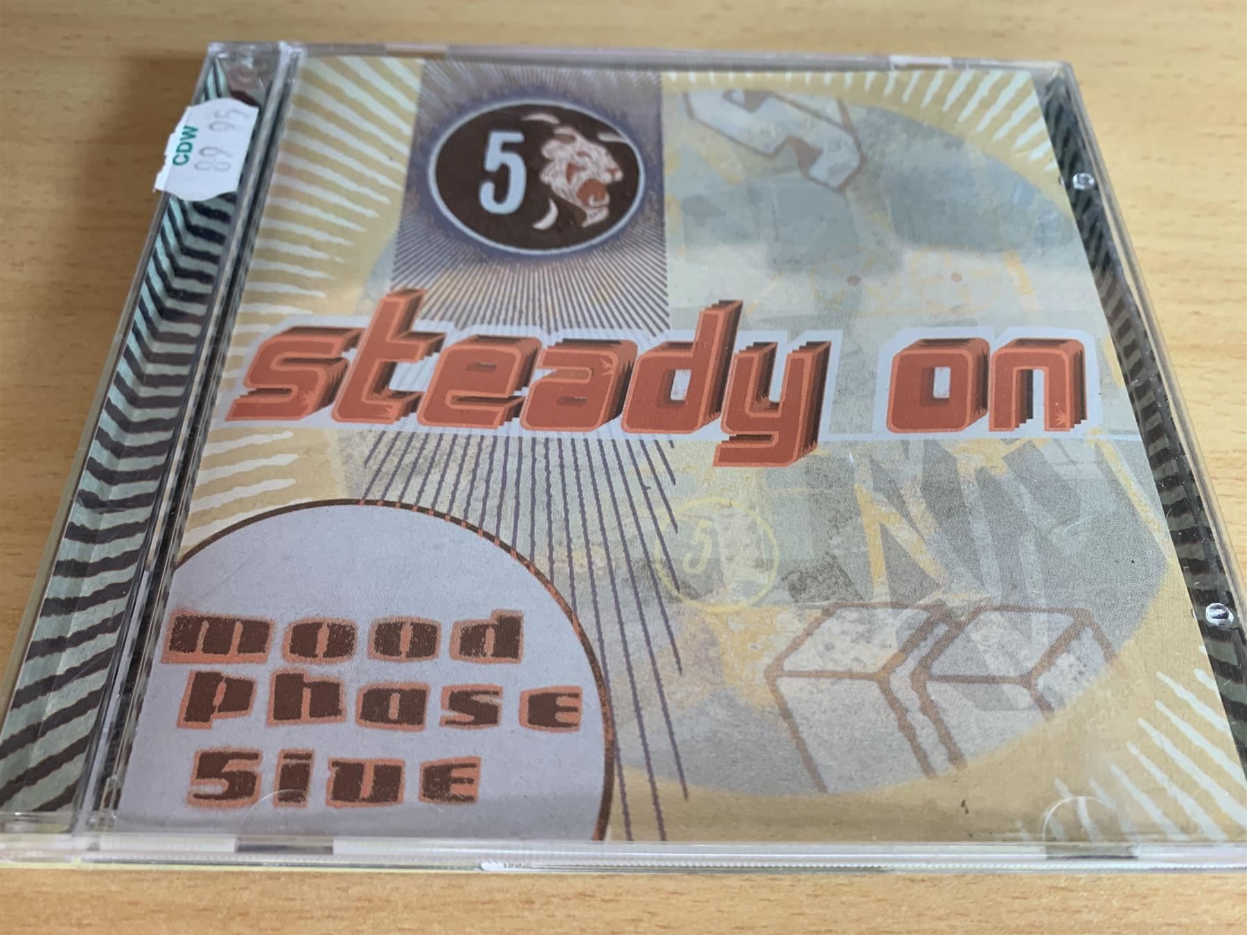 CD: Moodphase5ive – Steady On – Usato da Rikon im Tösstal venduto da Alpenmutz