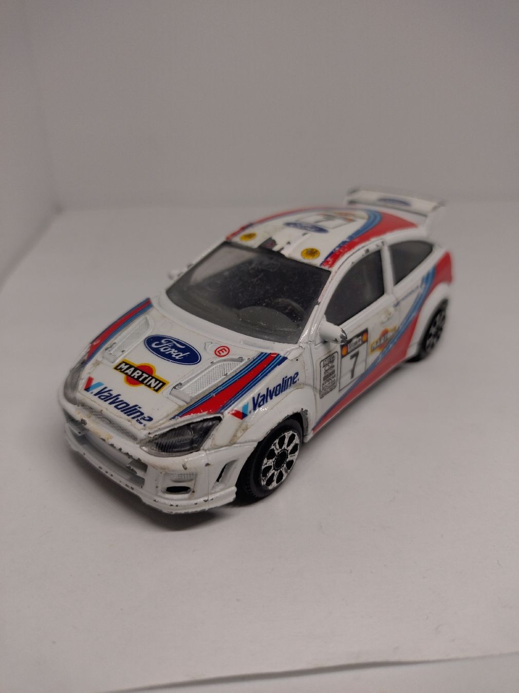 Bburago Modellini d'auto: Bburago Ford Focus WRC Martini  – Usato da La Chaux-de-Fonds venduto da Pierrot8404