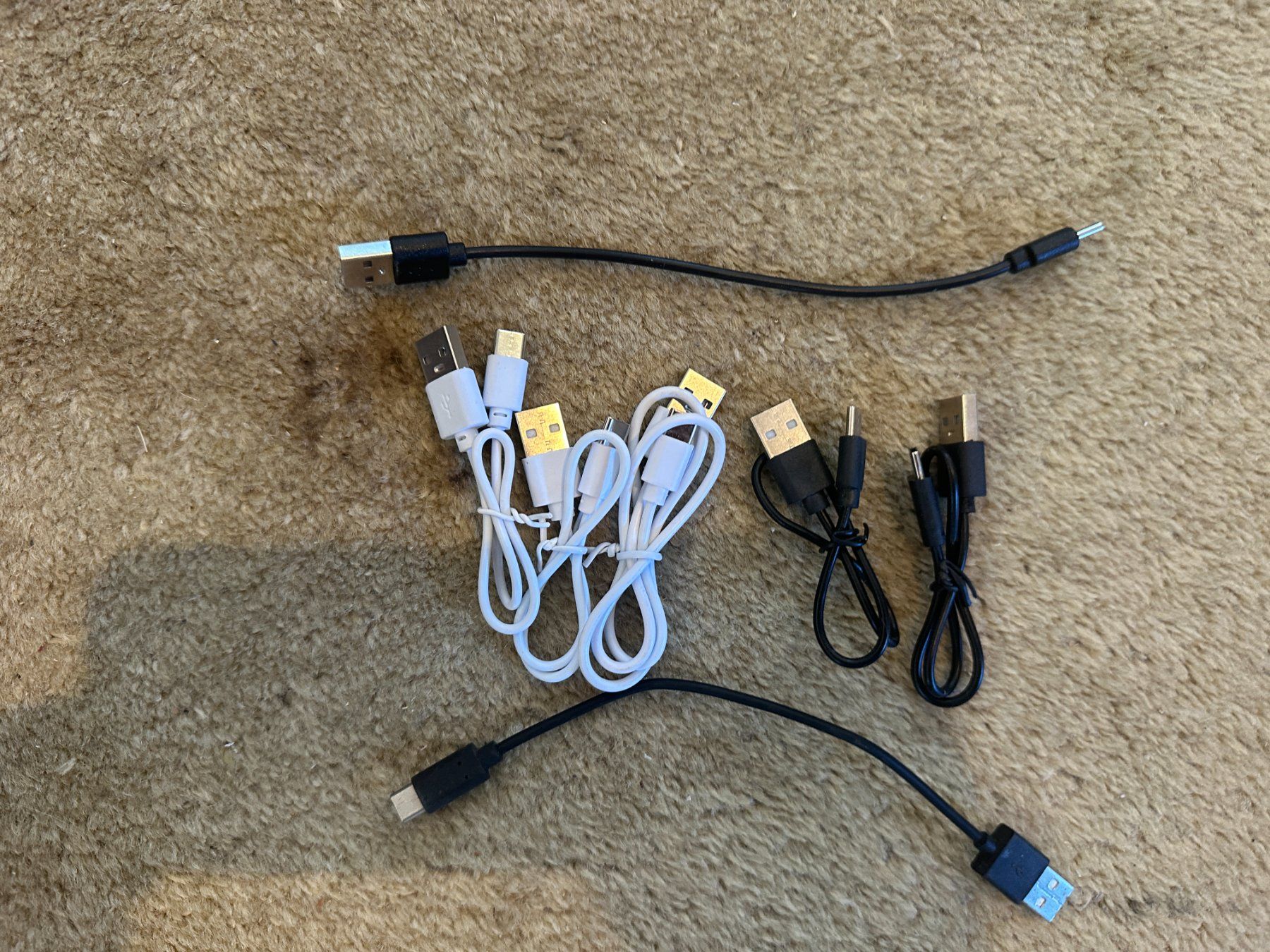 Kabel: USB-Kabel USB-C und USB-Mikro – Gebraucht aus Zizers von Fripli 1