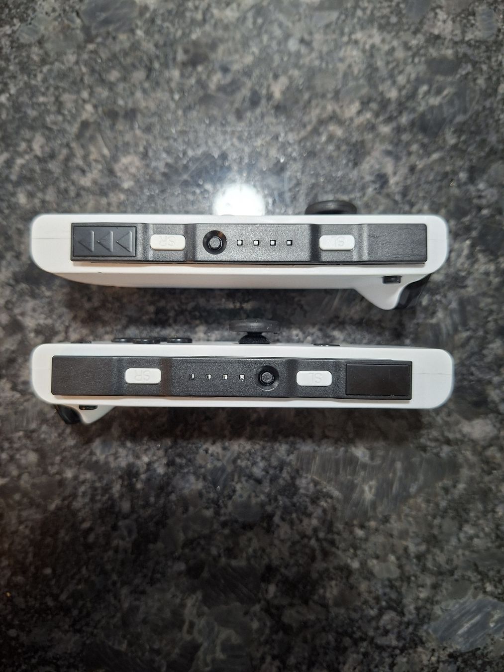Nintendo Controller: Controller Set Nintendo Switch Joy-Con weiss – Nuovo (secondo la descrizione) da Zürich venduto da schlizohr 3