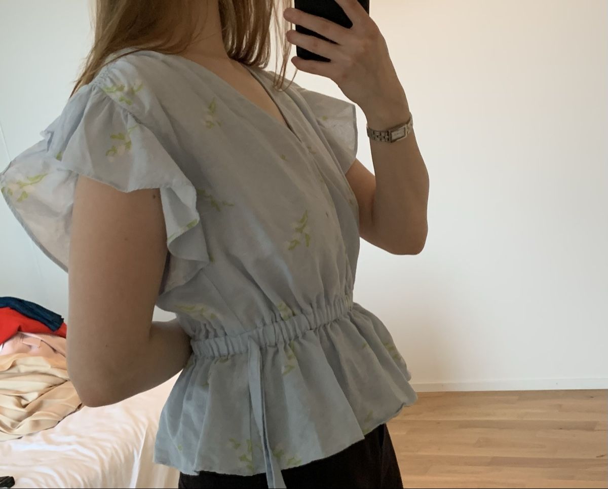 Camicette: Süsse Sommerbluse hellblau - Grösse S – Nuovo (secondo la descrizione) da St. Gallen venduto da delideja01 2