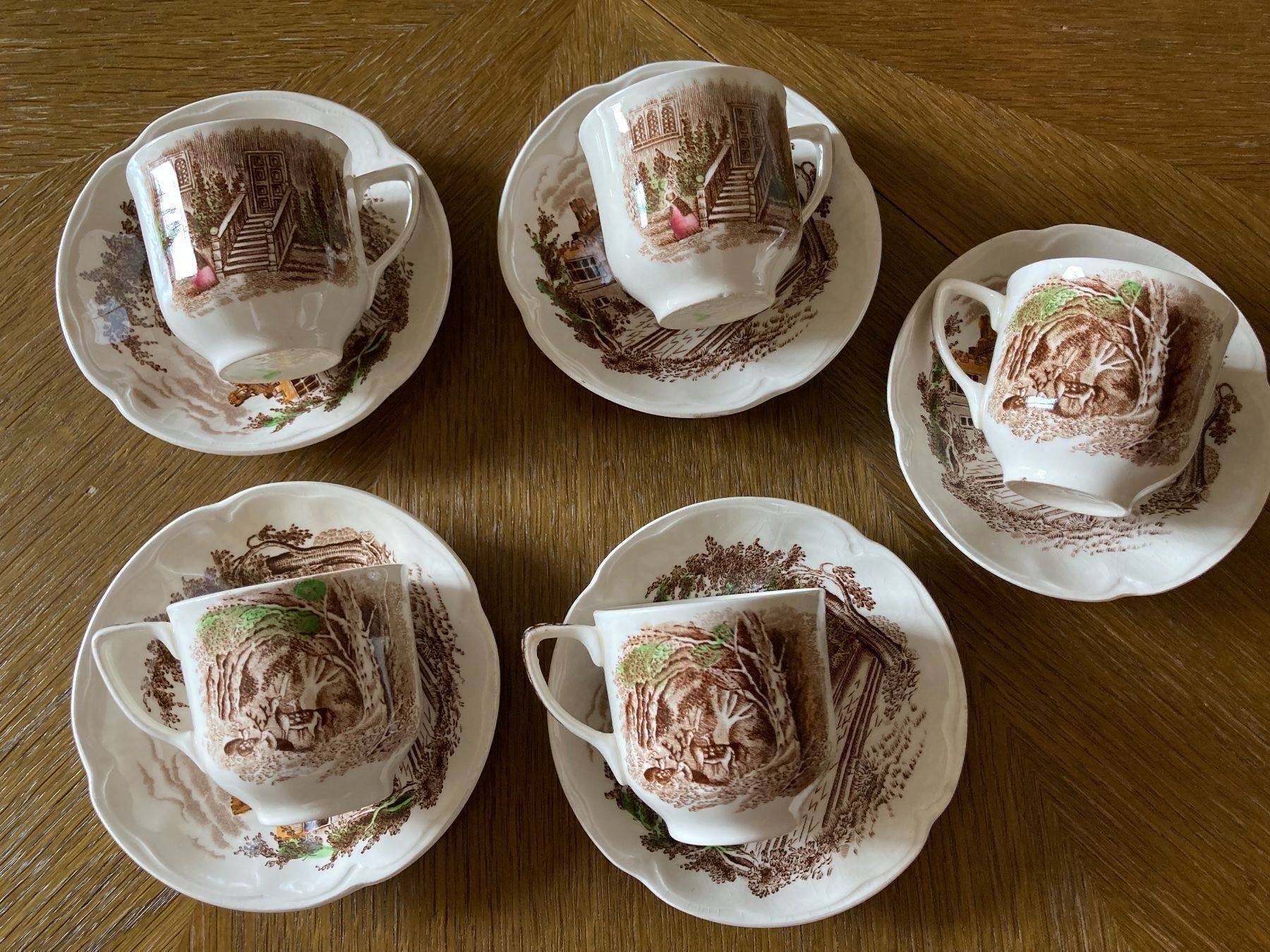 Johnson Brothers Tassen: Johnson Bros Haddon Hall Kaffeetassen x 5 – Gebraucht aus Luzern von AM2nd 2