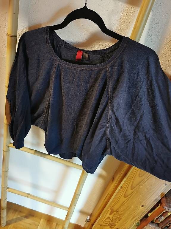 T-shirt: Crop Shirt – Usato da Neuhausen venduto da NatWag 4