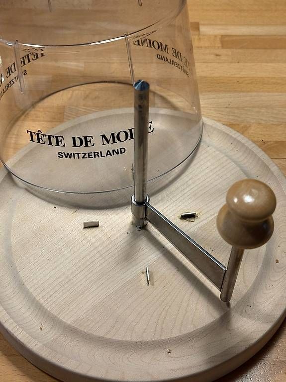 Elettrodomestici da cucina: Tête de Moine Girolle / Käse-Hobel – Usato da Basel venduto da Smarten