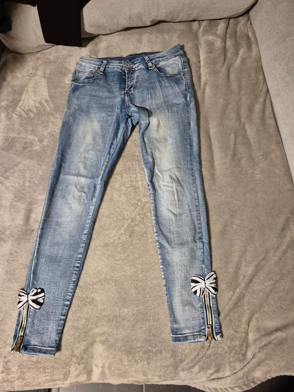 Jeans: Blaue Jeans Grösse L – Usato da Tagelswangen venduto da Daubinator7
