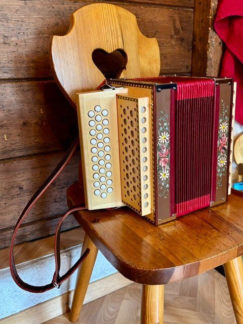 Musikinstrumente: Schwyzerörgeli Christen B 3-chörig – Gebraucht aus Frutigen von MoMeJa 1