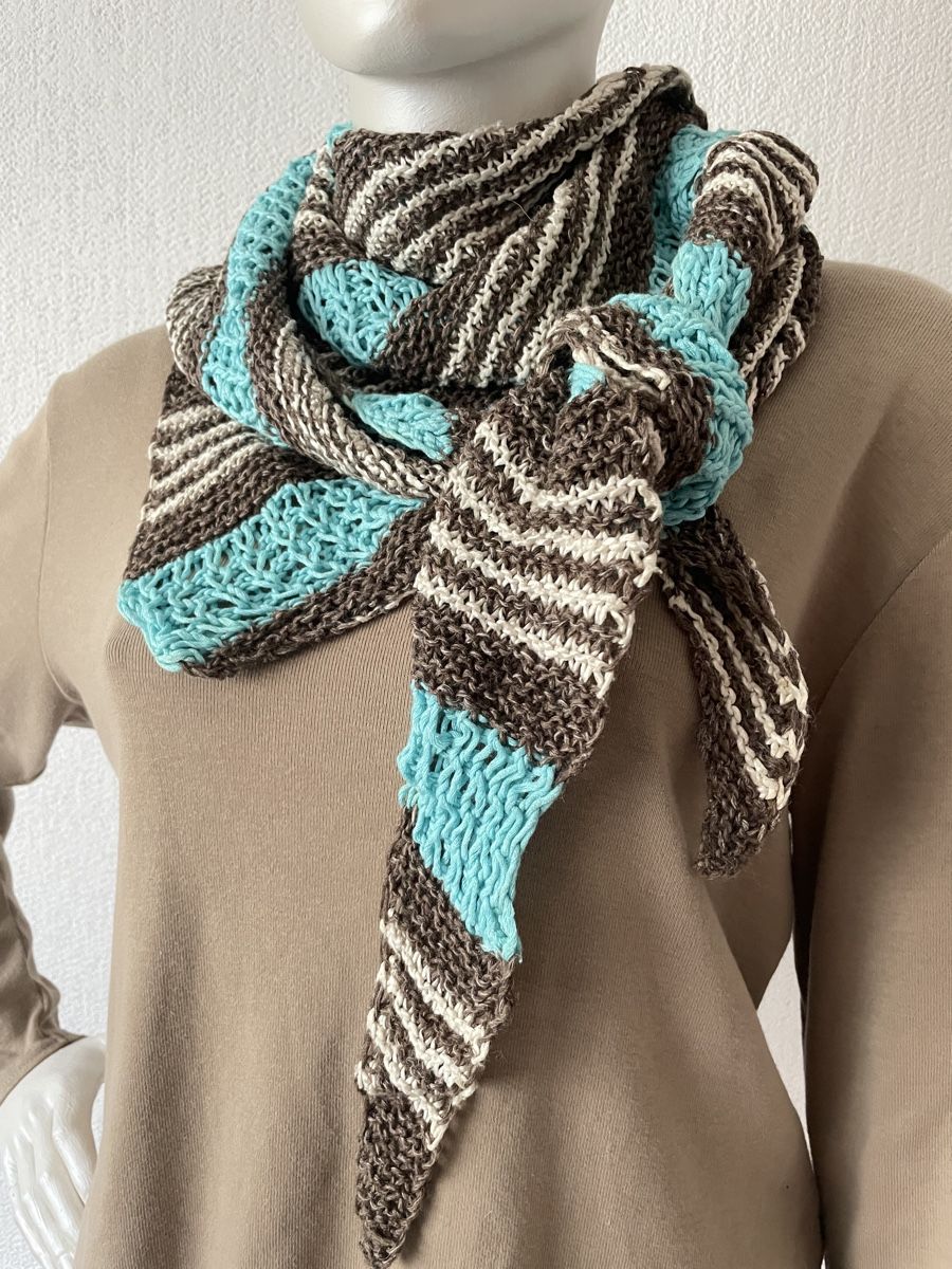 Foulard & Sciarpe: Grosses Dreieckruch, Statementtuch handgestrickt – Nuovo e nell'imballaggio originale da Fislisbach venduto da handglismet 4